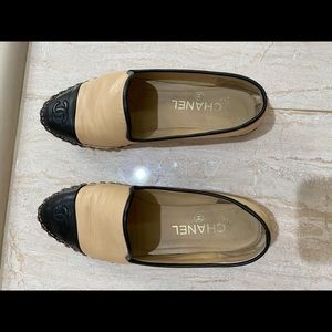Chanel tan/black loafer